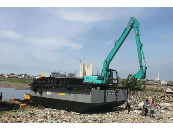 Backhoe dredger