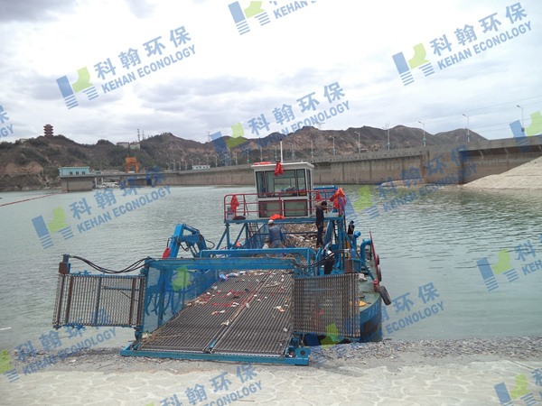 Hydropower station clean floating boat