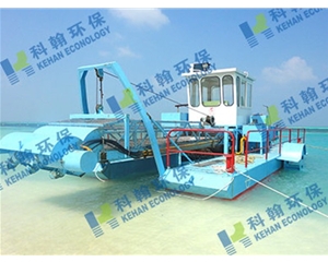 Submarine plant harvesting vessel