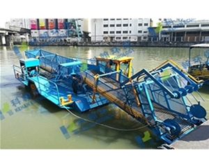 Water hyacinth Collecting boat