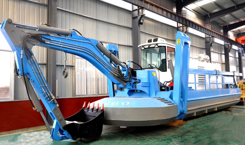 Amphibious Multifunction Dredger