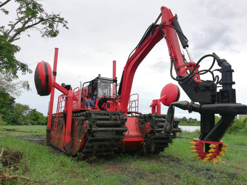 Amphibious Multifunction Dredger With Crawler