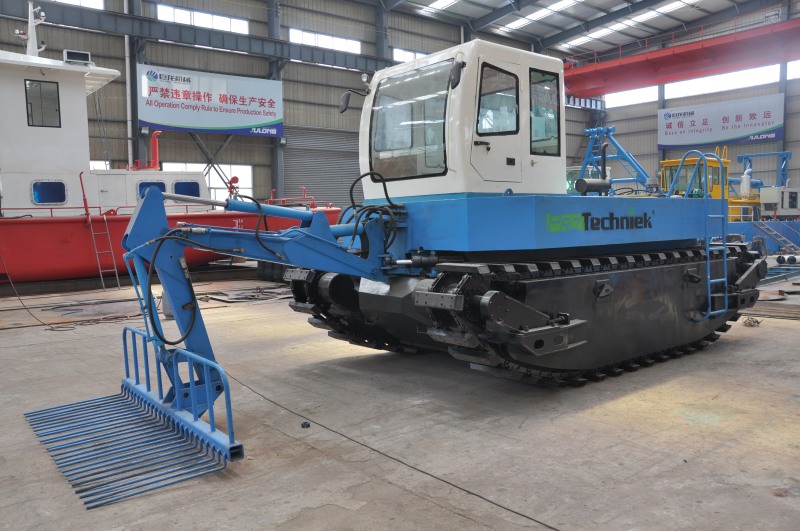 Customized Amphibious Multifunction Dredger with Crawler With Crawler