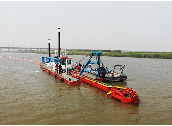 Bucket wheel dredger