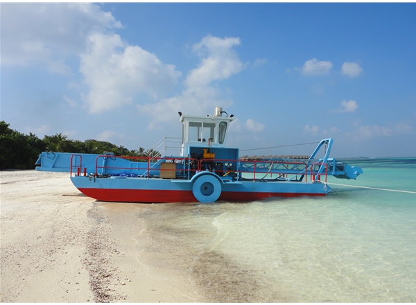 Seaweed Collecting Vessel