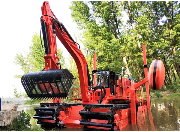 Amphibious Multifunction Dredger With Crawler