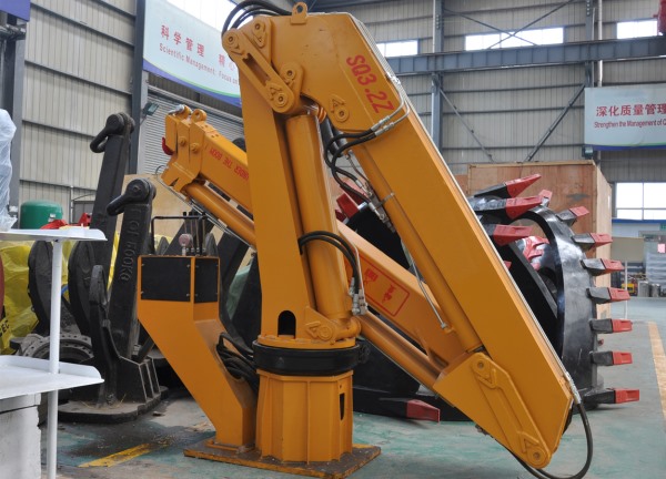 Hydraulic dredger deck crane